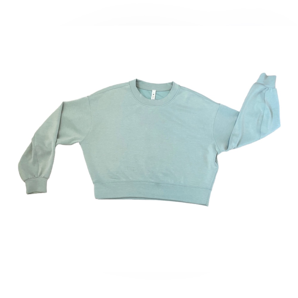 Lululemon Athletica Softstreme Perfectly Oversized Cropped Crew Size 6 EUC